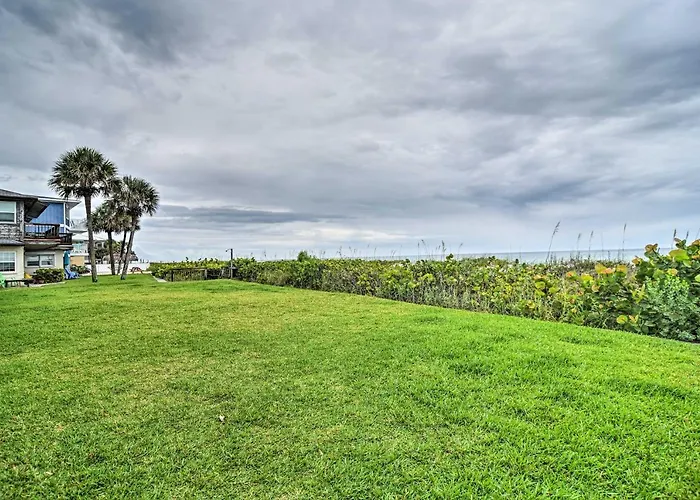 Breezy & Beachy Belleair Condo: 12 Steps To Shore!