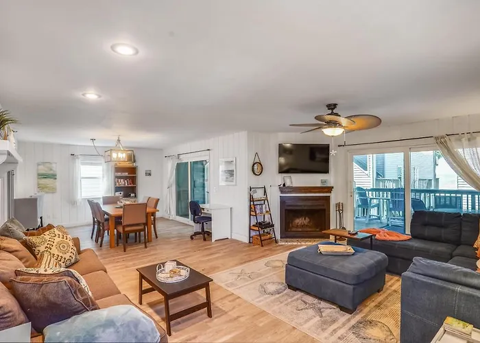 Pelican Pointe 2C