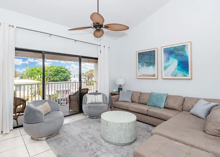 Coastal Condo Amazing Location! 50 Steps To The Beach