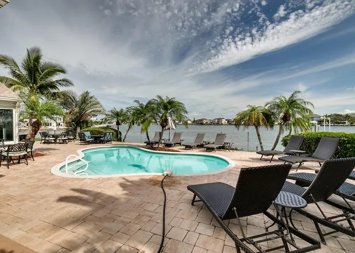 Amazing Waterfront House With Pool In Indian Rocks Beach!