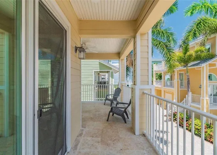Luxury Beach House - Steps To The Beach