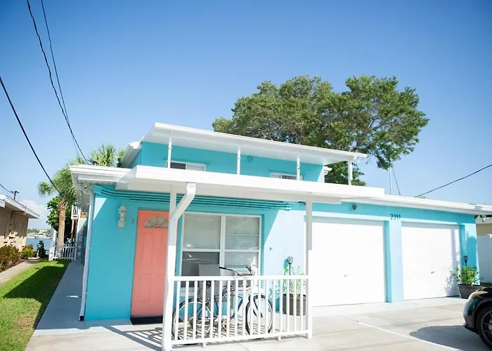Waterfront Apt, 3 Min Walk To Beach,Boats Welcome