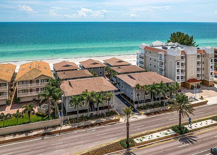 Outdoor Dining, Steps To Sand Indian Shores Condo