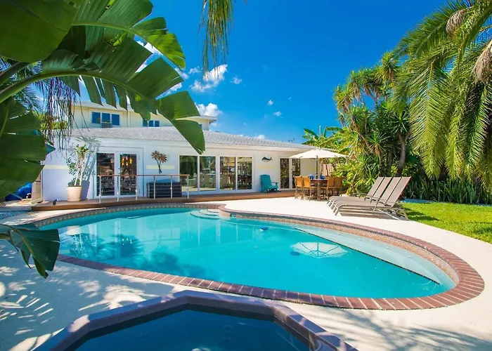 Bay Breeze House Waterfront Home With Pool