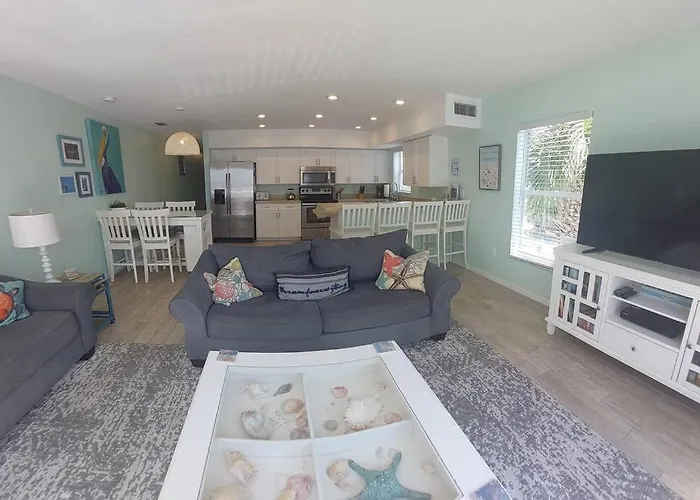 2 - 2 On The Beach - Pool Condo