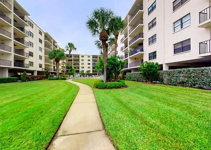Golden Shores 407