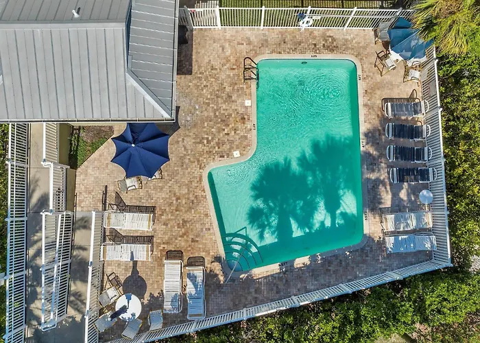 Perfect 2-Bed 2-Bath Townhome With 1390 Sq Ft And Garage By The Beach