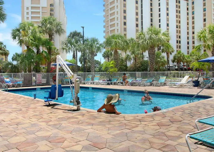 Pelican Pointe Hotel