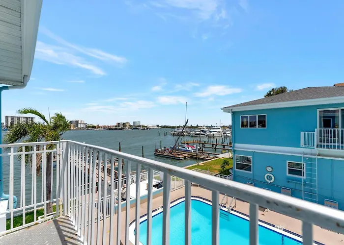 The Boho Waterview W Balcony Bbq & Heated Pool