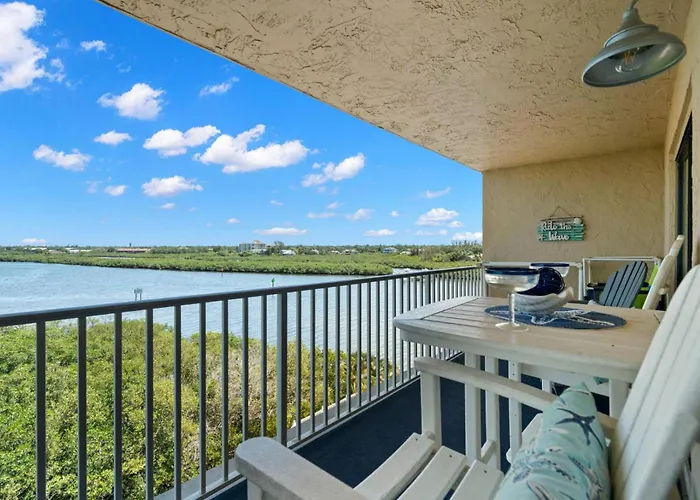 508 Bayshores Yacht Tennis Club