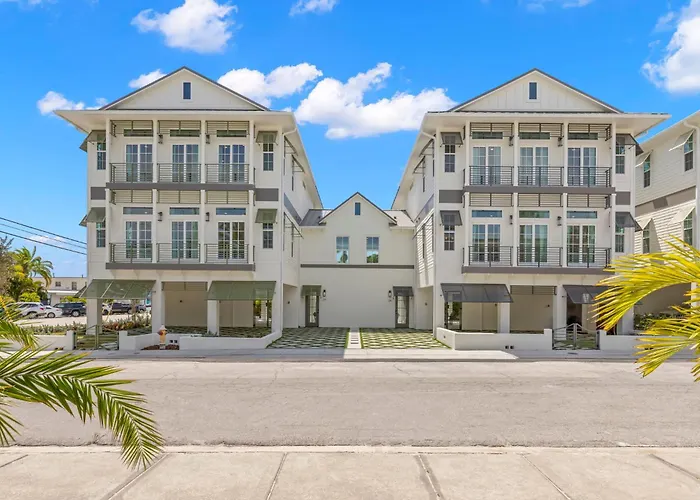 Oynx House & Jade House At The Gemma - 2 Amazing Homes Steps To Clearwater Beach
