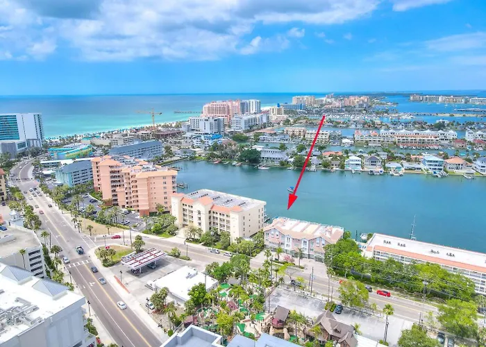 Bayway Luxury Waterfront Townhome & Pool