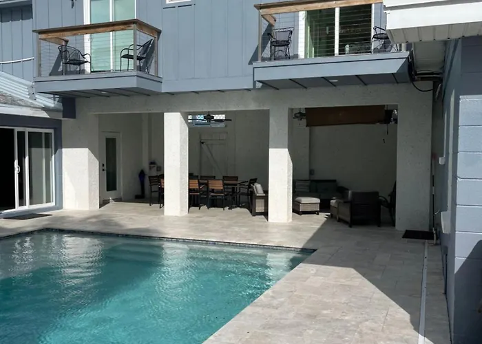 Cheerful 7 Bdrm Home With Private Pool One Block From Beach