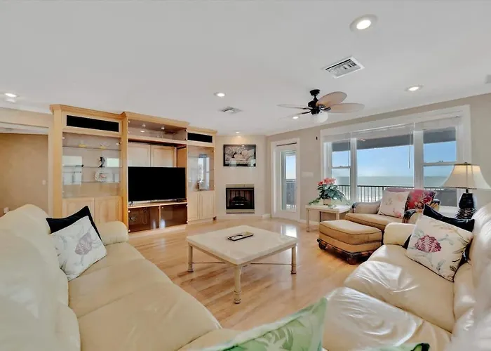 Stones Throw Beachfront Premier Suite #4 Views