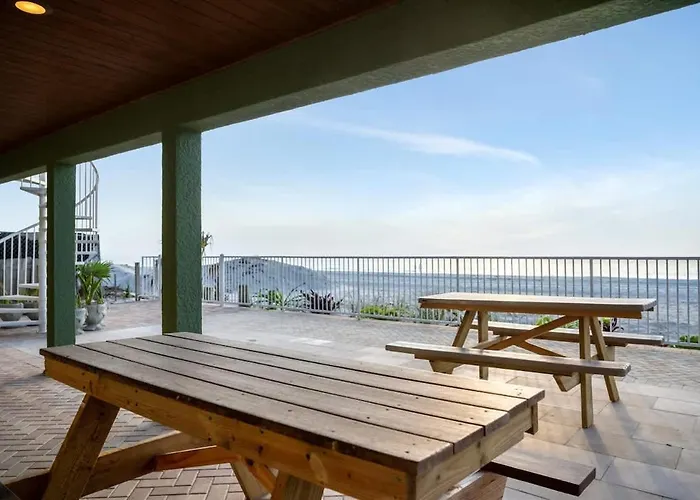 Stones Throw Beachfront Family Suite #3 Views