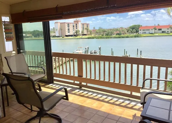 Blue Haven Condo - Waterfront, Heated Pool, Bay