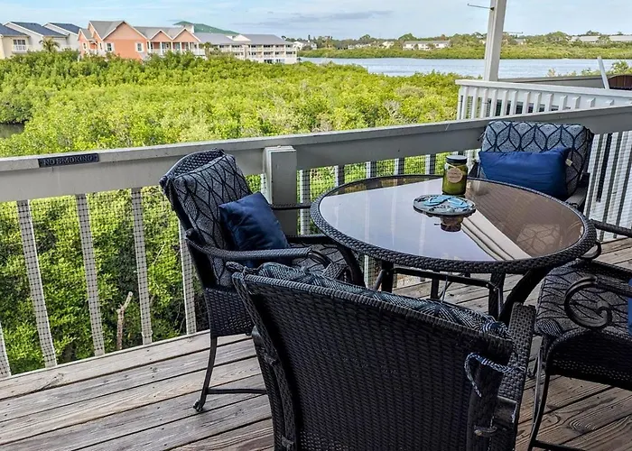 The Intercoastal #205 - Beachy Chic