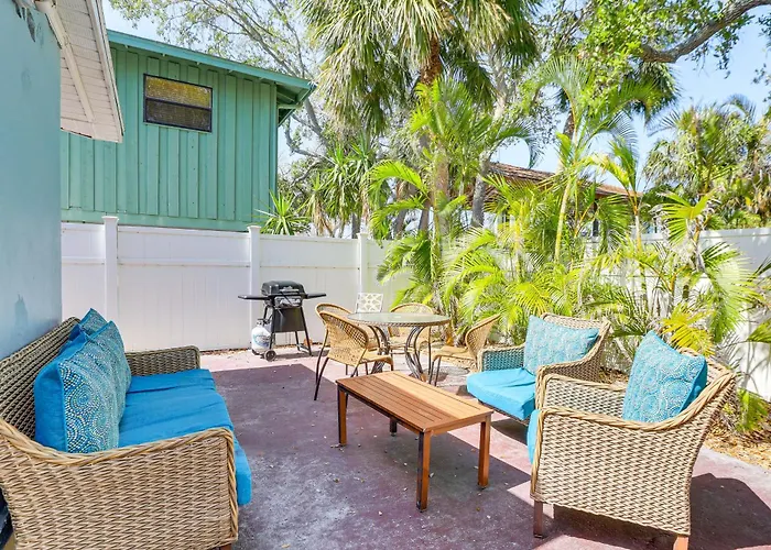 Walk To Beaches & Gulf: Indian Rocks Beach Duplex!