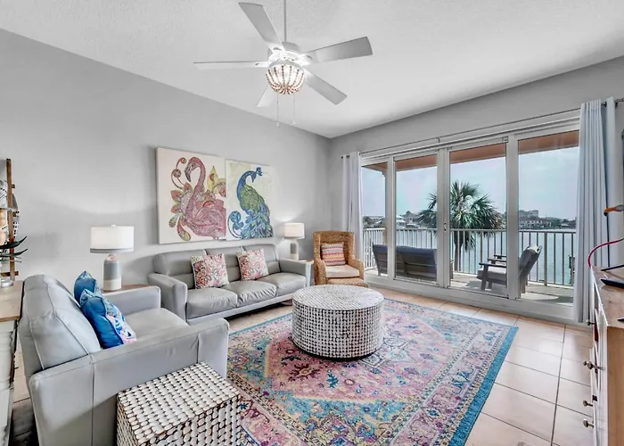 Harborview Grande Unit 207