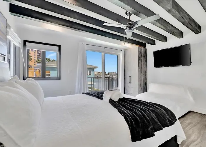 The Aura A Luxury Waterview Condo & Heated Pool