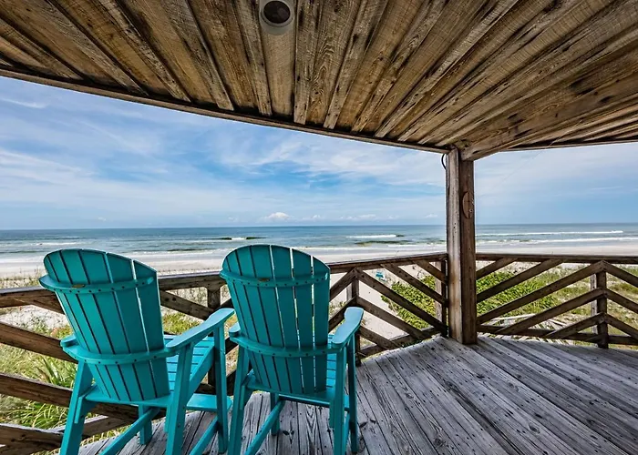 Peaceful Beachfront 30' Deck With Sweeping Views