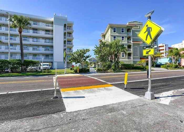 Barefoot Beach Resort In Indian Shores Minutes From Clearwater Beach