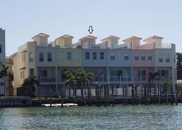Clearwater Beach Townhouse With Rooftop Patio