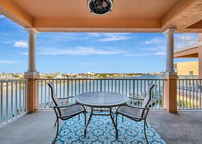Waterfront 3B Balcony Hot Tub & Pool Near Beach
