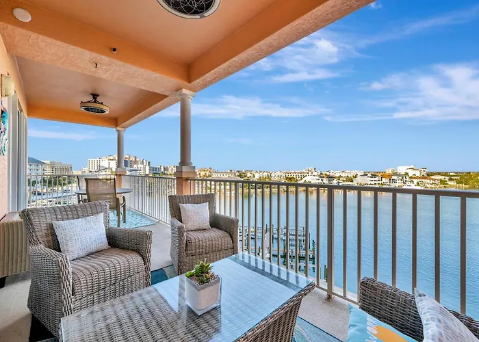 Waterfront 3B Balcony Hot Tub & Pool Near Beach