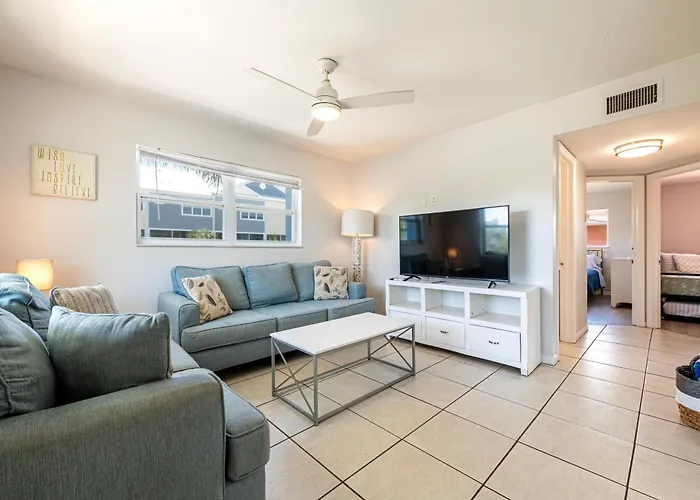2Bd 1Ba Sunset 3 3Mins To Beach!