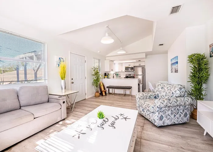 2Br 2Ba Retreat B 3Min To Beach!
