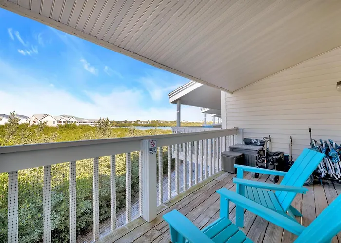 Beach Access & Heated Pool Resort Condo For 8