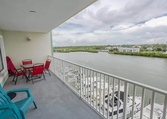 Waterfront Condo At Harbourside At Marker 33