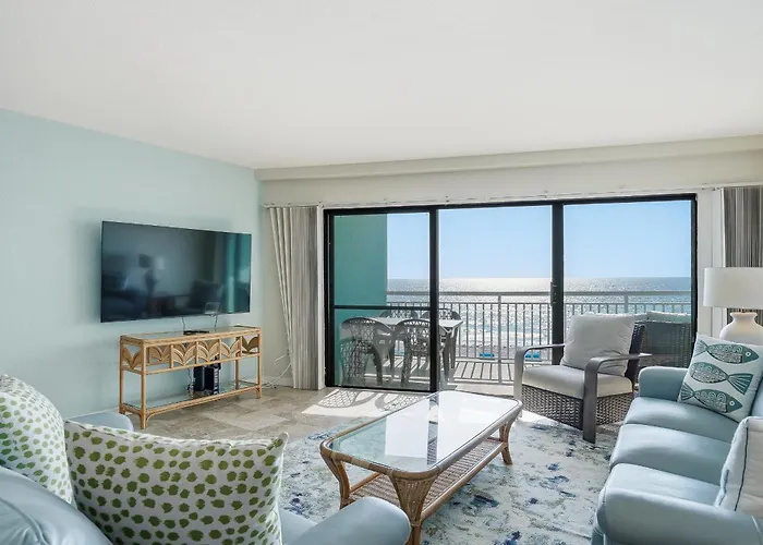 Beachfront Condo, Direct Access To Sugar Sand Beach, Heated Pool And Balcony Views