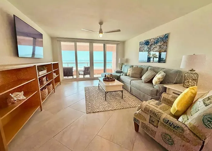Crescent Beach Club 4D