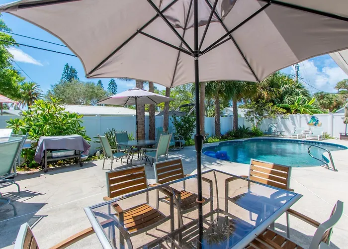 Mango Bay Pool House Unit 1 - Monthly Beach Rental