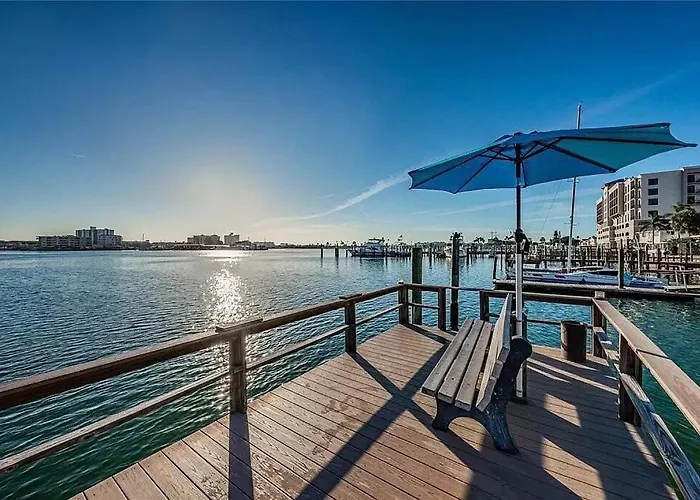 Clearwater Beach Waterview Condo & Heated Pool