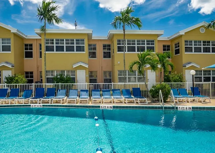 Indian Shores Beach Condo, Sleeps 4, Steps To Sand