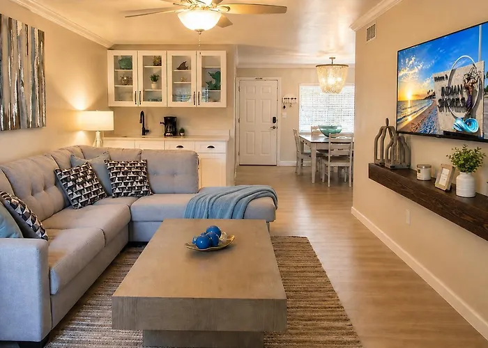 No Shoes Required Newly Renovated Beach Retreat With Heated Pool Steps To White Sandy Beaches Of The Gulf Coast