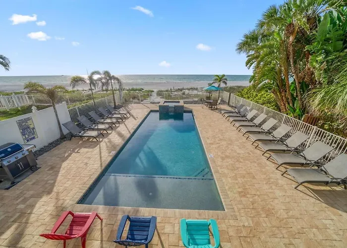 2,000 Sq Ft Condo With Private Indoor Poolside Cabana Unit 4 At Four Shores