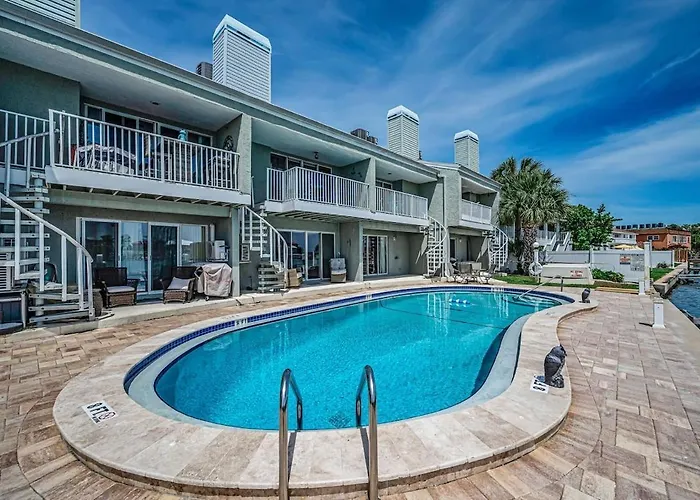 Bayside Escape On The Intracoastal Water