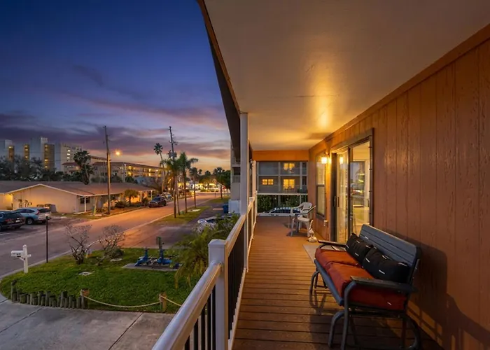 Joes Beach House - 5 Min Walk To Irb