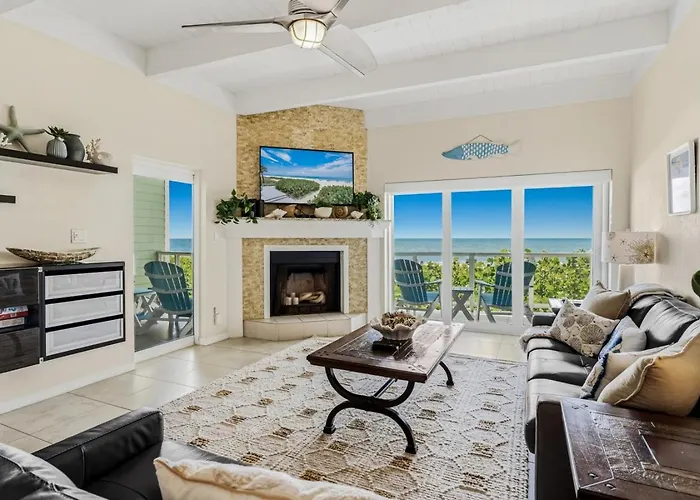 2Br - Beach Condo, Two Balconies, Minutes To Sand