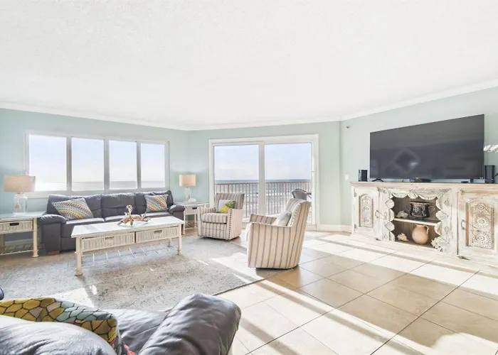 Panoramic Views Oceanfront Condo & Bonus Bunkhouse