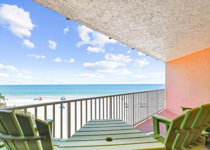 Corner Oceanfront Condo With Panoramic Views