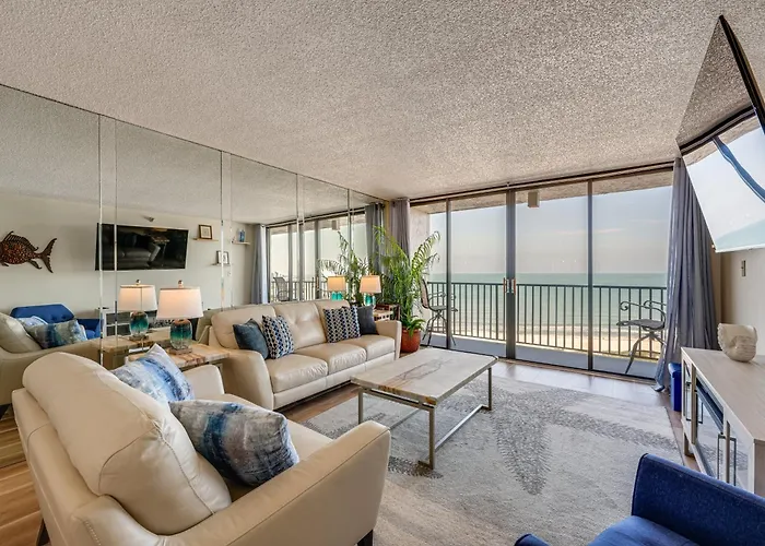Majestic Gulf Views Condo W/ Balcony