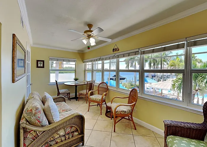 Barefoot Beach Resort B-201