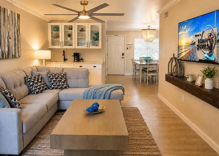 No Shoes Required Newly Renovated Beach Retreat With Heated Pool Steps To White Sandy Beaches Of The Gulf Coast