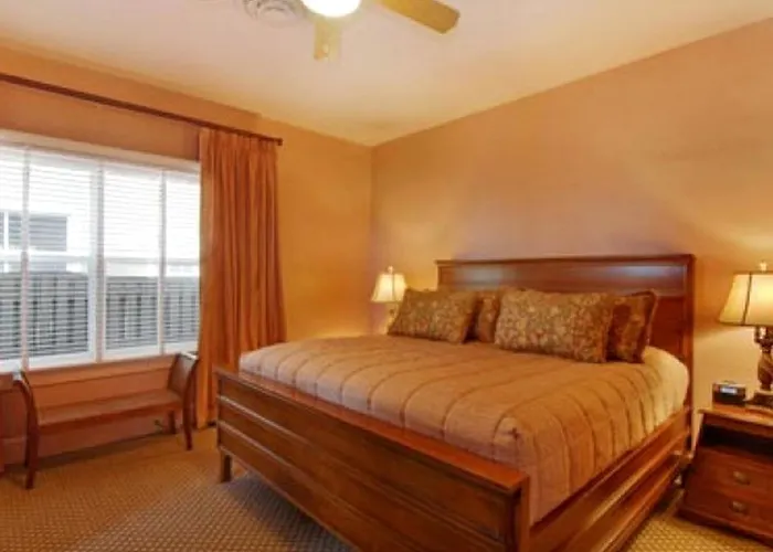 Historic Seafront Cottage With Gorgeous Gulf Views In Indian Rocks Beach, Florida