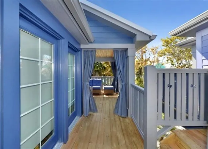 Spacious Accommodation Rental With A Private Balcony Near Clearwater, Florida